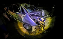 Condutor colide com carro em cabeceira de ponte no interior de São Miguel do Oeste