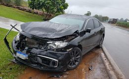 Mulher fica ferida em colisão frontal na SC-163, em São João do Oeste