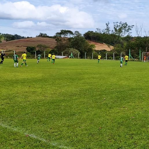 Canarinho da Mariflor vence e garante vaga na semifinal em Cedro