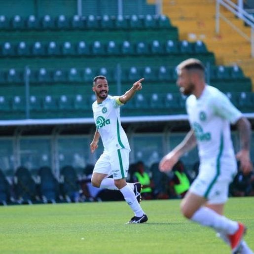 VÍDEO: Chapecoense empata e perde chance de liderar Série B