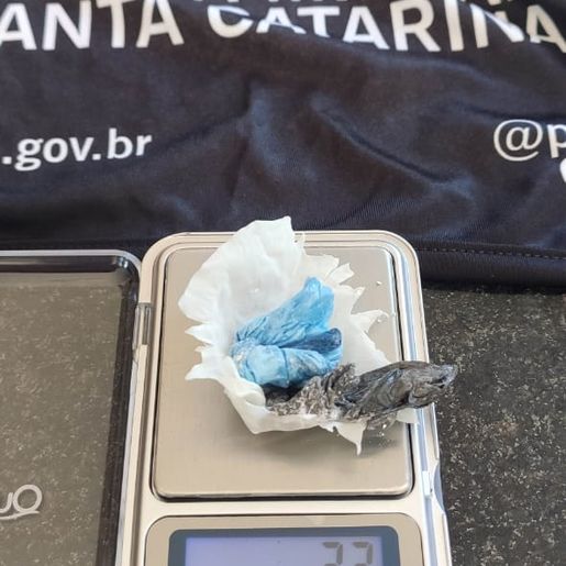Polícia encontra drogas com passageira em Itapiranga