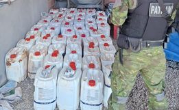 PF e Polícia Ambiental apreendem mais de mil litros de agrotóxicos contrabandeados da Argentina