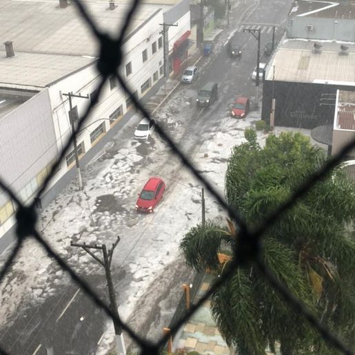 Municípios do Oeste catarinense são atingidos por chuva de granizo