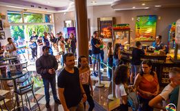 Fãs formam filas e lotam sessões para assistir “Avatar - O caminho das Águas” no Cine Peperi