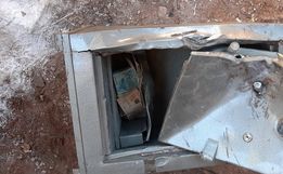 Catadores acham mais de R$ 35 mil em cofre deixado para sucata pela PC, e devolvem