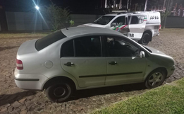 Motorista com CNH suspensa e veículo irregular é abordado pela PM