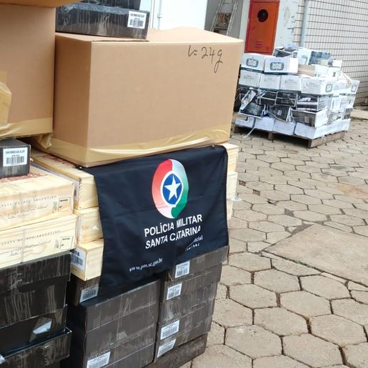 Carga de vinho argentino avaliada em mais de R$ 270 mil é apreendida pela PM