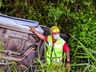 Motorista abandona veículo após sair da pista na cabeceira da Ponte do Rio das Antas 
