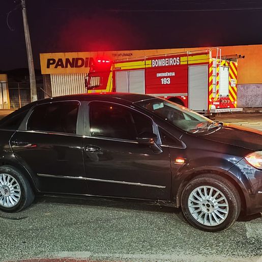 Mulher fica ferida em colisão entre carro e moto em São Lourenço do Oeste