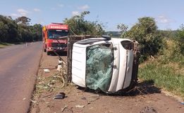 Saída de pista deixa uma pessoa ferida 