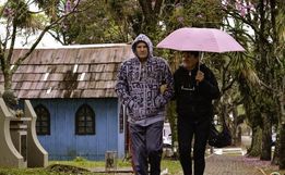 Semana começa com chuvas e mínimas de 10°C em SC