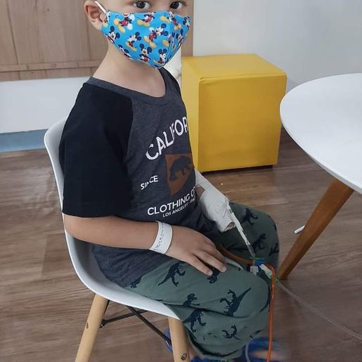 Família ainda precisa de doações de sangue para criança com leucemia  