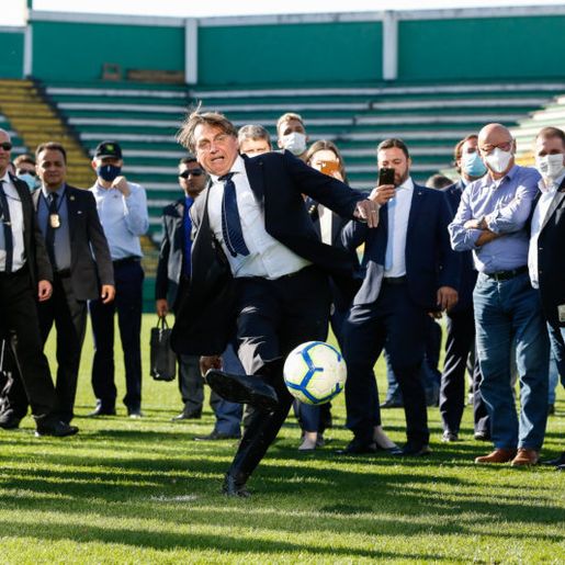 Bolsonaro vai trocar metade dos ministros; SC pode emplacar nome