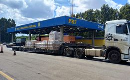 Operação contra excesso de peso flagra 184 toneladas a mais que o permitido no Oeste