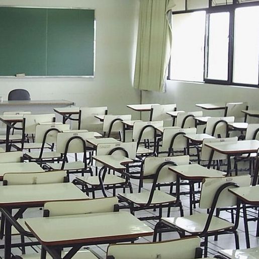 Aluno dá soco em rosto de professora em escola da região 