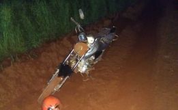 Homem foge da PM após queda de moto em São José do Cedro