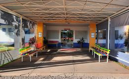 Concluída instalação de toldos no acesso à escola Emei Criança Feliz de Iporã do Oeste 