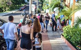 CINE PEPERI: Frozen 2 tem formação de fila para compra de ingressos
