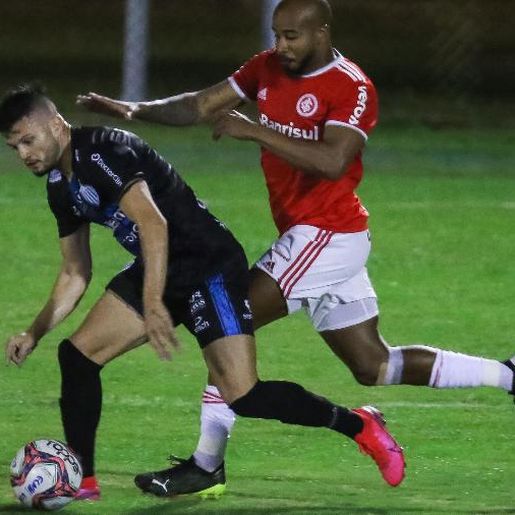 Inter vence Novo Hamburgo com "arma antiga" em estreia de Ramírez