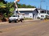 Caminhão desgovernado causa diversos danos em postes, veículo e residência de Iporã do Oeste