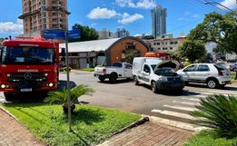 Colisão no centro envolve três veículos em São Miguel do Oeste
