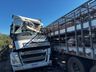 Acidente grave entre caminhões deixa dois feridos na BR-282