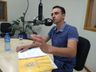 Candidato à reeleição em Guarujá do Sul participa de entrevista na Rádio Cedro