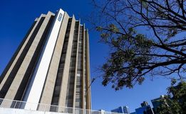 Diretor da Caixa é encontrado morto na sede do banco, em Brasília