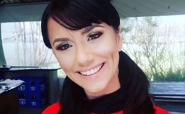 Professora morre ao cair de costão quando fazia fotos em praia de SC