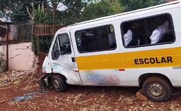  Oito crianças ficam feridas em acidente com Van escolar em Pato Branco
