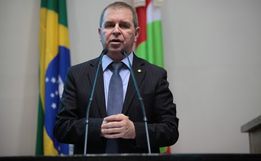 Deputado investiga despesas de R$ 4 milhões em licitação de limpezas de escolas  