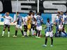 Grêmio fica com dois a mais, mas só empata com o Corinthians