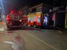 Focos de incêndio reaparecem e bombeiros retornam ao centro