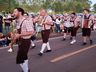 Desfile histórico abre a Oktoberfest em linha Presidente Becker