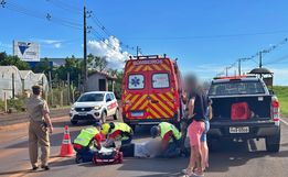 Colisão traseira deixa motociclista ferido na SC-163, em São Miguel do Oeste 