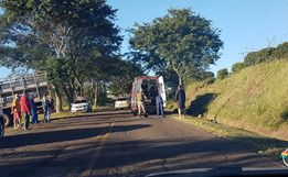 Motoqueiro tem fratura na perna em acidente na SC 496