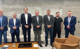 Prefeito e comitiva de SMO se reúnem com presidência da Fiesc 