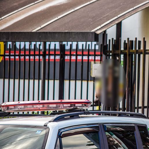 Incomodada com atitudes “imorais” mãe agride filha de mangueira e caso vai parar na delegacia 