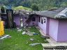 Residência tem parte de estrutura arrancada por fortes ventos no interior de Itapiranga