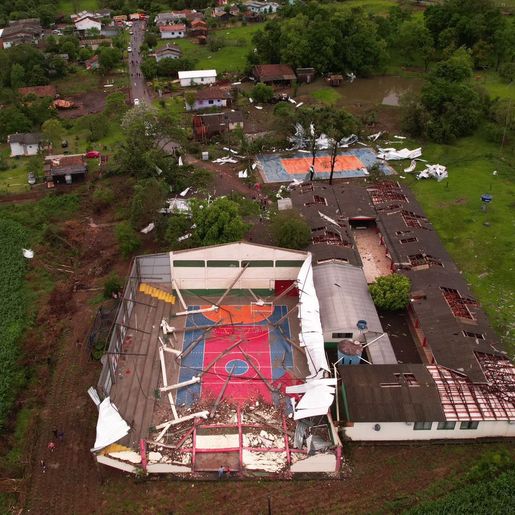Prefeita de Dionísio Cerqueira alerta para necessidade de reforço na Defesa Civil após tornado