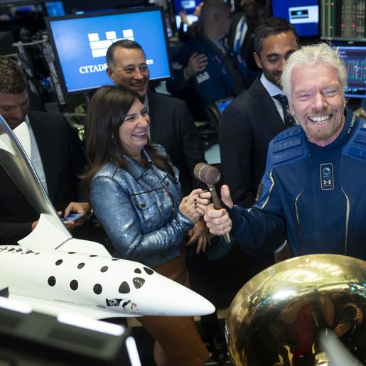 Bilionário vai ao espaço neste domingo a bordo do foguete da Virgin Galactic