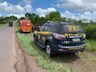 Veículo sai da pista após condutor tentar desviar buraco na BR-163