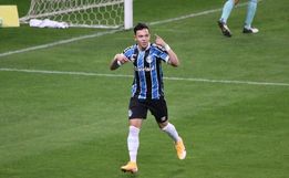 VÍDEO: Pepê brilha, e Grêmio vence Botafogo com um a menos