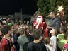 Grande público acompanha o acionamento das luzes de Natal na praça de São João do Oeste