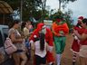 Noel do Sudoeste percorre bairros de Campo Erê entregando doces para crianças 