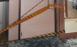 Criança fica prensada em elevador e é socorrida pelos Bombeiros, em Mondaí