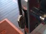 Câmera de segurança flagra homem arrombando porta de restaurante em SMOeste