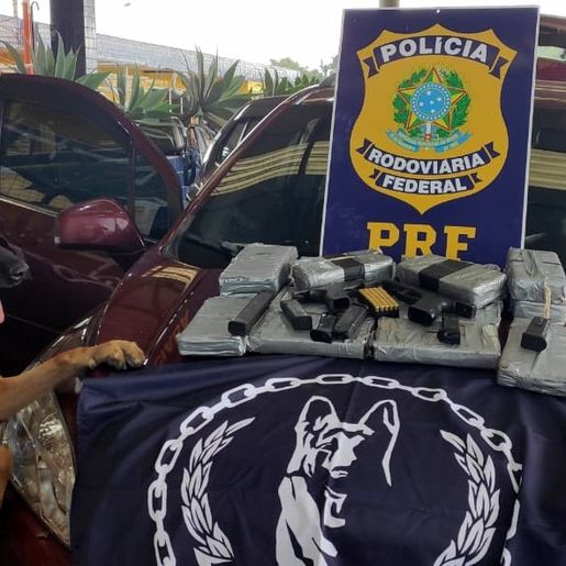 PRF apreende drogas, armas e munições escondidas na lataria de carro na BR 163 em Guaraciaba