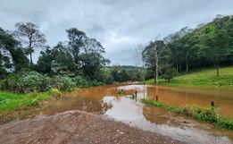 Pontes começam a ficar submersas no interior de Itapiranga