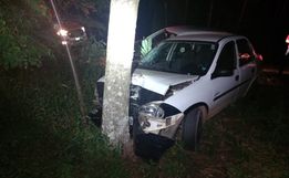 Colisão entre dois veículos deixa um ferido na SC 160, em Pinhalzinho 